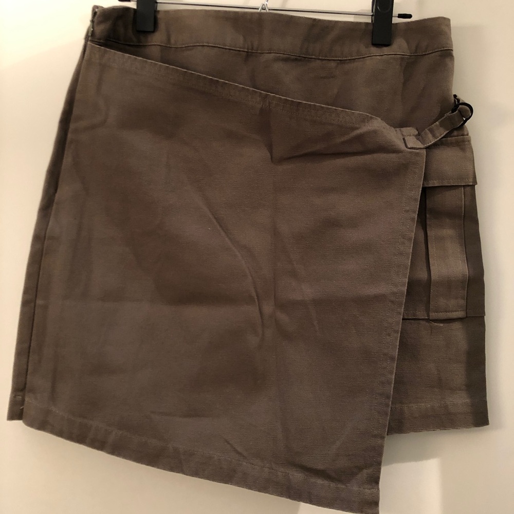 Khaki Urban Outfitters mini skirt
